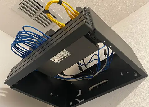 Hướng dẫn lựa chọn tủ rack cho không gian nhỏ