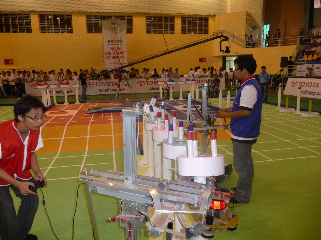 ĐH Lạc Hồng thắng lớn tại cuộc thi Robocon 2011 khu vực miền Nam