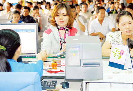 Ngày đầu tiên bán vé tàu tết qua mạng – Quá tải